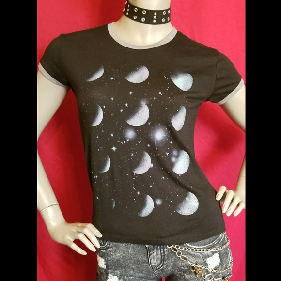 ‼️SOLD‼️ Phases of the Moon Graphic Tee - Picture 2 of 5